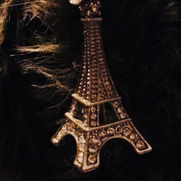 Silver tone rhinestone Eiffel Tower keychain - Picture 4 of 4